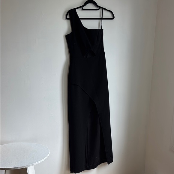 BCBG MaxAzria Elegant Black One-Shoulder Dress size 04 - Picture 9 of 9